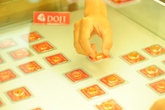 Giá USD bật tăng, vàng SJC xuống sát 32,8 triệu đồng Giá USD bật tăng, vàng SJC xuống sát 32,8 triệu đồng