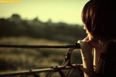 Sống với bố dượng, đến thở em thấy cũng khó... Sống với bố dượng, đến thở em thấy cũng khó...