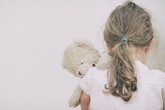 Trọng án "ông ngoại" 4 năm xâm hại cháu của vợ Trọng án "ông ngoại" 4 năm xâm hại cháu của vợ