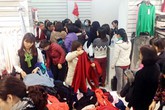 "Ma trận" hàng thời trang đại hạ giá cuối năm "Ma trận" hàng thời trang đại hạ giá cuối năm