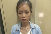 Cô gái xăm trổ ném ma túy khi thấy cảnh sát cơ động Cô gái xăm trổ ném ma túy khi thấy cảnh sát cơ động
