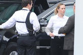 Nữ tài xế lái Cadillac One cho Tổng thống Obama ở HN Nữ tài xế lái Cadillac One cho Tổng thống Obama ở HN