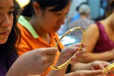 Ôm vàng, người dân lỗ 2,5 triệu đồng/lượng Ôm vàng, người dân lỗ 2,5 triệu đồng/lượng
