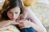 Mẹ chồng không cho thuê osin bắt gái đẻ làm tất Mẹ chồng không cho thuê osin bắt gái đẻ làm tất
