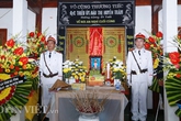 Rơi lệ trước di ảnh nữ công an từ chối điều trị ung thư để cứu con Rơi lệ trước di ảnh nữ công an từ chối điều trị ung thư để cứu con