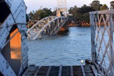 Bắt 2 tài công sà lan gây sập cầu Ghềnh Bắt 2 tài công sà lan gây sập cầu Ghềnh