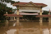 Hàng vạn học sinh vùng lũ chưa biết bao giờ trở lại trường Hàng vạn học sinh vùng lũ chưa biết bao giờ trở lại trường