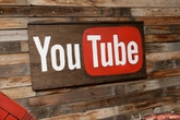 YouTube từng là một trang web hẹn hò... bị ế ẩm YouTube từng là một trang web hẹn hò... bị ế ẩm