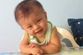 Cậu bé bị đâm xuyên não khỏe mạnh đón thôi nôi Cậu bé bị đâm xuyên não khỏe mạnh đón thôi nôi