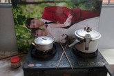 Sau tất cả, ảnh cưới cũng chỉ dùng để lót bếp, chặn rác mà thôi! Sau tất cả, ảnh cưới cũng chỉ dùng để lót bếp, chặn rác mà thôi!