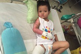 Cả nhà thành đuốc sống vì con trẻ nghịch xăng Cả nhà thành đuốc sống vì con trẻ nghịch xăng
