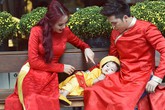 Con trai Diễm Hương siêu ngộ nghĩnh khi chụp ảnh áo dài đầu xuân Con trai Diễm Hương siêu ngộ nghĩnh khi chụp ảnh áo dài đầu xuân