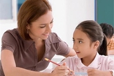 "Mang tiếng chuyên văn mà dạy con toàn điểm thấp" "Mang tiếng chuyên văn mà dạy con toàn điểm thấp"