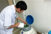 Nhiều quý ông U60 gửi tinh trùng vì muốn... để dành Nhiều quý ông U60 gửi tinh trùng vì muốn... để dành