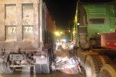Hà Nội: Va chạm liền với 2 xe tải, một phụ nữ chết thảm Hà Nội: Va chạm liền với 2 xe tải, một phụ nữ chết thảm