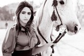 Công chúa giàu nhất Dubai thường mặc gì, chơi gì? Công chúa giàu nhất Dubai thường mặc gì, chơi gì?