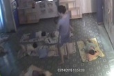 Hình ảnh trên camera khiến người ta "giật mình" nghĩ lại về cô giáo mầm non Hình ảnh trên camera khiến người ta "giật mình" nghĩ lại về cô giáo mầm non