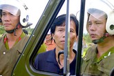 Đại ca giang hồ bệnh hoạn biến vợ đệ tử thành "trò chơi tình dục" Đại ca giang hồ bệnh hoạn biến vợ đệ tử thành "trò chơi tình dục"