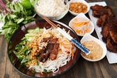 Thịt nướng sả đơn giản nhưng thơm nức mũi Thịt nướng sả đơn giản nhưng thơm nức mũi