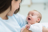 Sử dụng đồ nhựa đựng thực phẩm có thể gây sinh non Sử dụng đồ nhựa đựng thực phẩm có thể gây sinh non