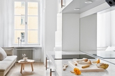 Nhà 18m2 vẫn thoáng đẹp dù chỉ có một cửa sổ Nhà 18m2 vẫn thoáng đẹp dù chỉ có một cửa sổ