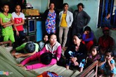 Người thân vật vã bên thi thể 9 học sinh chết đuối Người thân vật vã bên thi thể 9 học sinh chết đuối