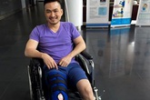 Diễn viên Chi Bảo nhập viện mổ dây chằng vì tai nạn phim trường Diễn viên Chi Bảo nhập viện mổ dây chằng vì tai nạn phim trường