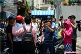 Đến lúc nào người dân mới hết hò reo, chụp ảnh tại đám tang của các nghệ sĩ nổi tiếng? Đến lúc nào người dân mới hết hò reo, chụp ảnh tại đám tang của các nghệ sĩ nổi tiếng?