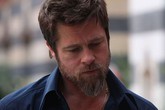 Brad Pitt gục ngã khi Maddox nói: ‘Ông không phải cha tôi’ Brad Pitt gục ngã khi Maddox nói: ‘Ông không phải cha tôi’