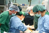 Đừng biến bác sĩ thành "mồi ngon" của dư luận Đừng biến bác sĩ thành "mồi ngon" của dư luận