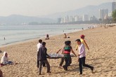 Du khách tá hỏa phát hiện xác chết trên biển Nha Trang Du khách tá hỏa phát hiện xác chết trên biển Nha Trang