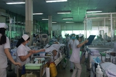 Nam sinh chết tức tưởi vì tài xế mở cửa không quan sát Nam sinh chết tức tưởi vì tài xế mở cửa không quan sát