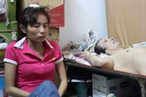 Người phụ nữ bị công an túm cổ, kéo lê: 'Tôi có chửi thiếu uý Hải' Người phụ nữ bị công an túm cổ, kéo lê: 'Tôi có chửi thiếu uý Hải'