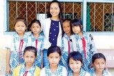 Cô giáo khuyết tật giỏi và xinh đẹp Cô giáo khuyết tật giỏi và xinh đẹp