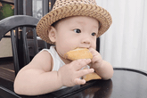 Con trai Khánh Ly đáng yêu khó cưỡng trong loạt ảnh mới Con trai Khánh Ly đáng yêu khó cưỡng trong loạt ảnh mới