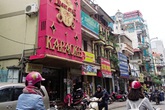 Hà Nội: Nhiều quán karaoke vẫn kín như bưng Hà Nội: Nhiều quán karaoke vẫn kín như bưng