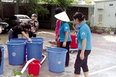 Đường ống nước sông Đà gặp sự cố lần thứ 20: Người dân phải mua nước với giá cao gấp 20 lần Đường ống nước sông Đà gặp sự cố lần thứ 20: Người dân phải mua nước với giá cao gấp 20 lần
