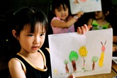 Lựa chọn giới tính thai nhi: Cần chặn đứng sự kỳ thị trẻ em gái Lựa chọn giới tính thai nhi: Cần chặn đứng sự kỳ thị trẻ em gái