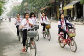 Để con tự đạp xe đi học hay đưa đón đến lớn? Để con tự đạp xe đi học hay đưa đón đến lớn?
