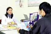 Mẹ nhiễm HIV vui phát khóc vì hai con thoát “án tử” Mẹ nhiễm HIV vui phát khóc vì hai con thoát “án tử”