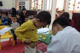 Bắt vạ bác sĩ vì cháu chỉ có một “hạt lạc” Bắt vạ bác sĩ vì cháu chỉ có một “hạt lạc”