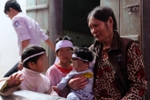 Hoàn cảnh đáng thương của 3 “thiên thần nhỏ” mồ côi Hoàn cảnh đáng thương của 3 “thiên thần nhỏ” mồ côi