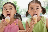 Muốn không “ho rũ ruột”, đừng ăn kem theo cách này Muốn không “ho rũ ruột”, đừng ăn kem theo cách này