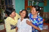 Mẹ của nữ sinh lớp 12 tử vong bất ngờ ở hải Dương: Thi thoảng giật mình ú ớ gọi tên con Mẹ của nữ sinh lớp 12 tử vong bất ngờ ở hải Dương: Thi thoảng giật mình ú ớ gọi tên con