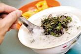 Mẹo hay chống cảm lạnh khi mắc mưa, lội nước Mẹo hay chống cảm lạnh khi mắc mưa, lội nước