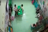 Vụ đổ sữa vào miệng ép trẻ mầm non uống: Giáo viên bị... khiển trách Vụ đổ sữa vào miệng ép trẻ mầm non uống: Giáo viên bị... khiển trách