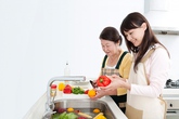 Cách lấy lòng mẹ chồng khó tính Cách lấy lòng mẹ chồng khó tính