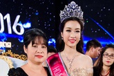 Mẹ tân Hoa hậu Đỗ Mỹ Linh: “Gia đình bên nội có rất nhiều người đẹp” Mẹ tân Hoa hậu Đỗ Mỹ Linh: “Gia đình bên nội có rất nhiều người đẹp”