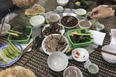 Lạ kỳ chuyện đầu năm ăn thịt chó… cầu may Lạ kỳ chuyện đầu năm ăn thịt chó… cầu may