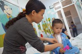 Cháu bé bị bệnh tim bẩm sinh hiếm gặp lại vào viện phẫu thuật lần 3: Ông bà nội chạy vạy vay tiền cứu cháu Cháu bé bị bệnh tim bẩm sinh hiếm gặp lại vào viện phẫu thuật lần 3: Ông bà nội chạy vạy vay tiền cứu cháu